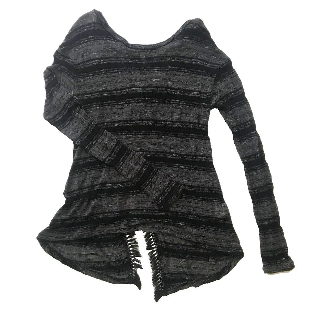 Lightweight, striped open back sweater with fringe
